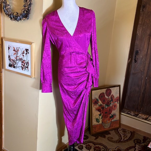 VERONICA BEARD Size 6 Weiss Dress Silk Bright Magenta VNeck Ruffle Slit $698 NWT - Picture 2 of 16